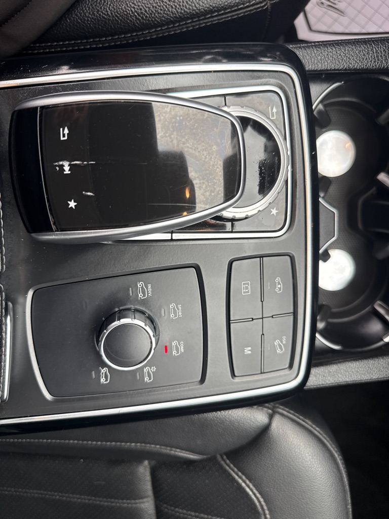 Photo 39 of this MERCEDES-BENZ GLS