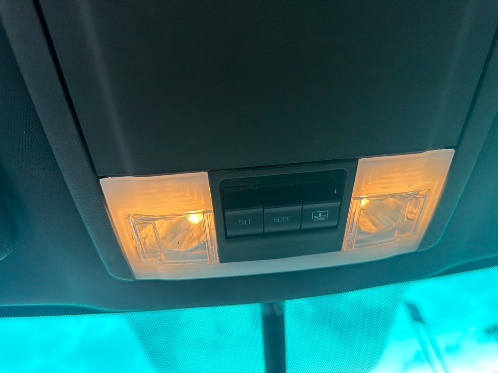 Photo 31 of this FORD EXPLORER