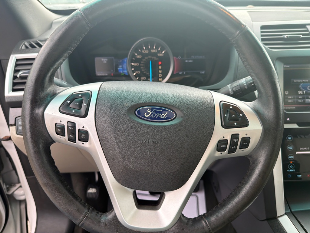 Photo 26 of this FORD EXPLORER