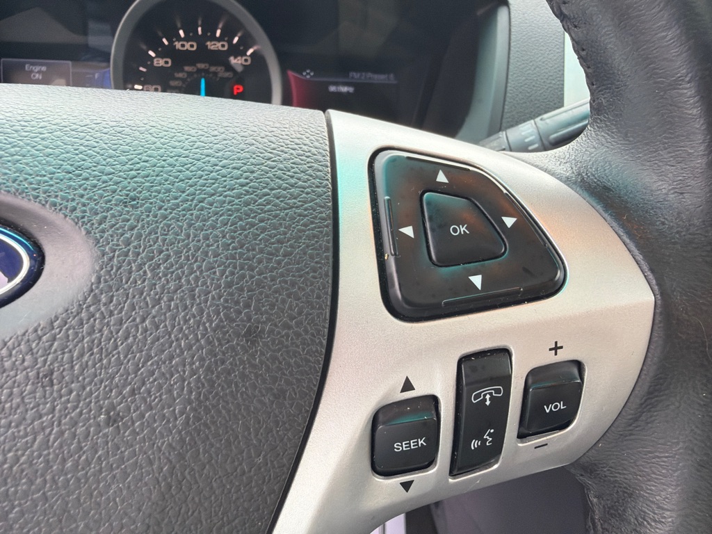 Photo 28 of this FORD EXPLORER