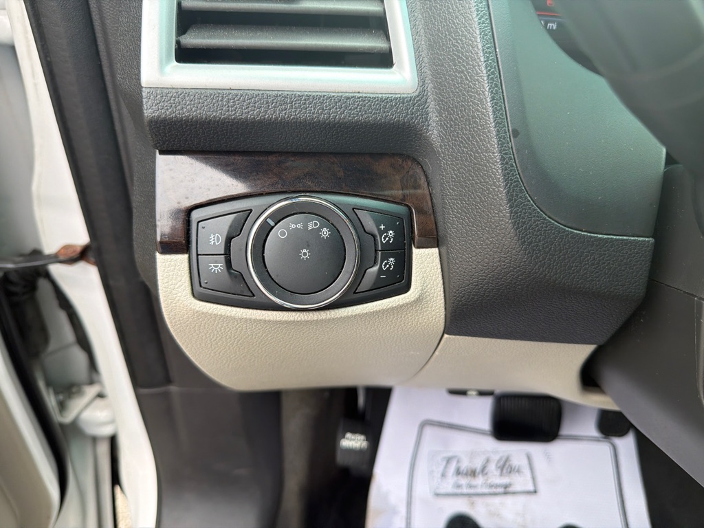 Photo 25 of this FORD EXPLORER