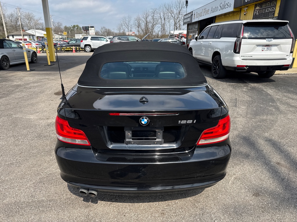Photo 9 of this BMW 128I
