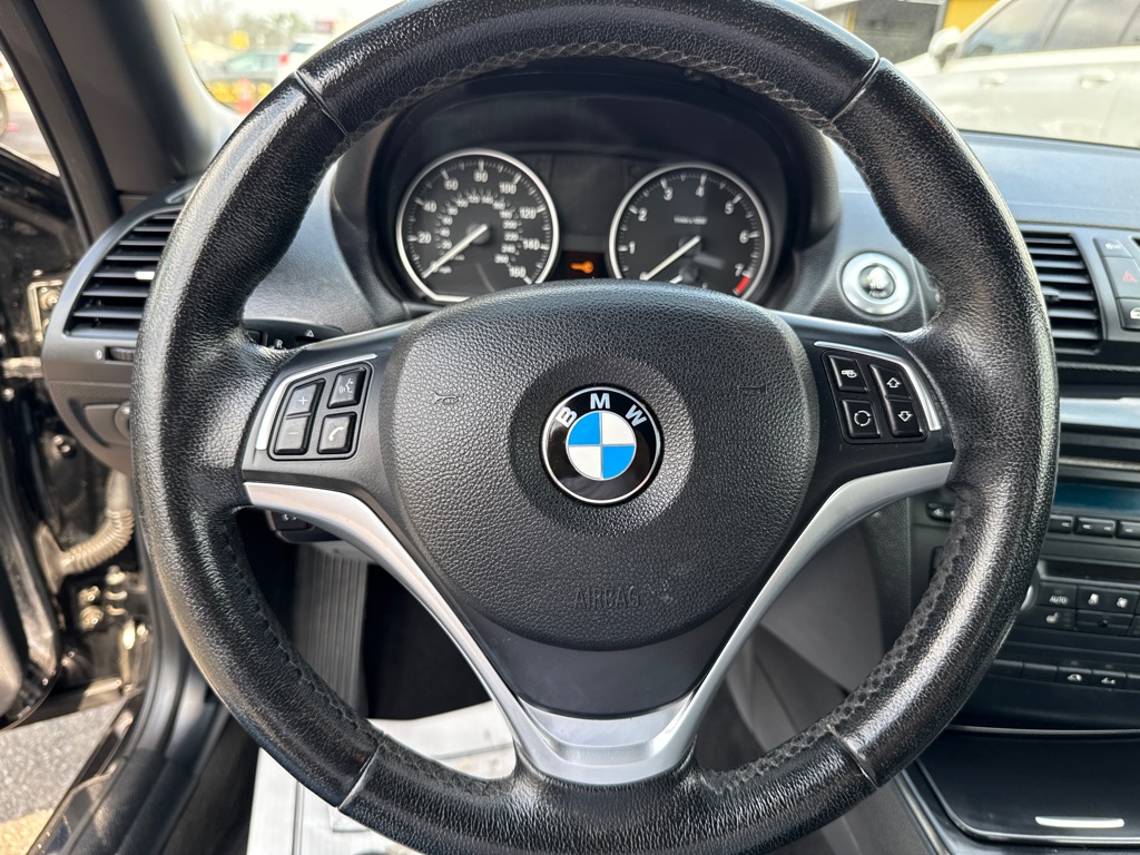 Photo 18 of this BMW 128I