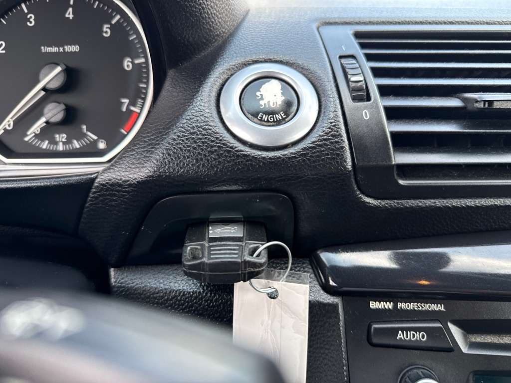 Photo 21 of this BMW 128I