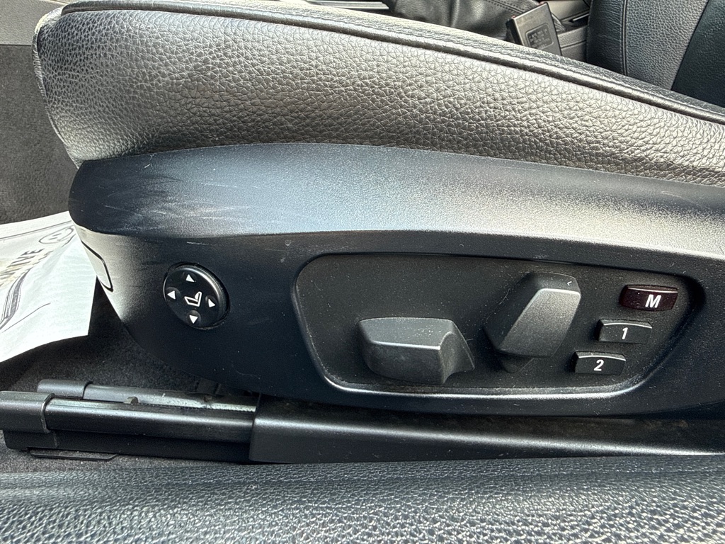 Photo 16 of this BMW 128I