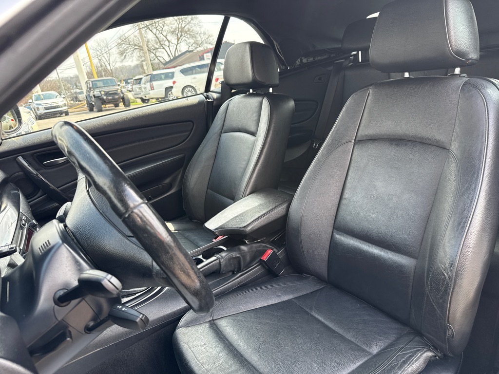 Photo 14 of this BMW 128I