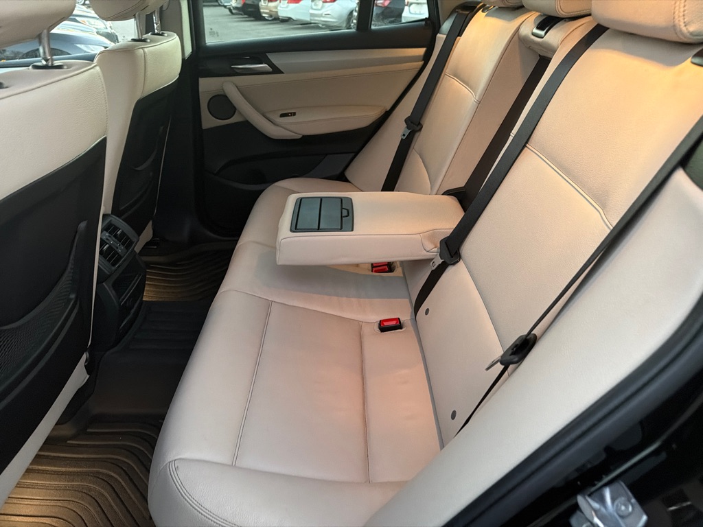 Photo 19 of this BMW X3