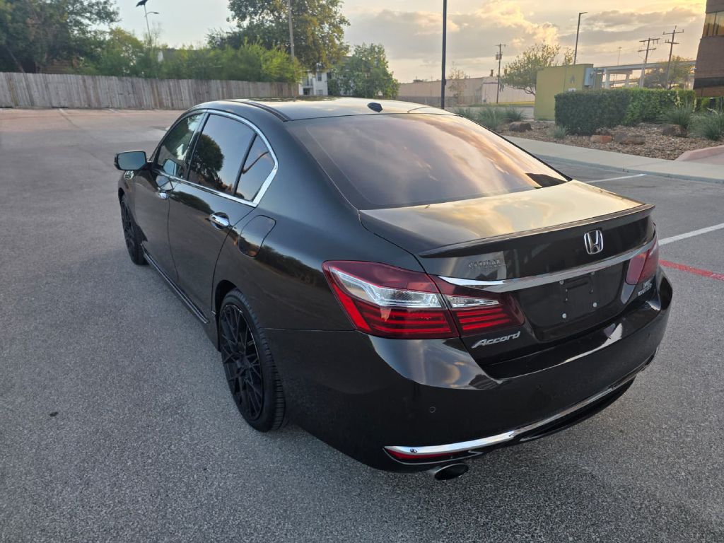 Photo 4 of this HONDA ACCORD
