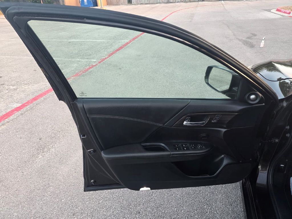 Photo 10 of this HONDA ACCORD