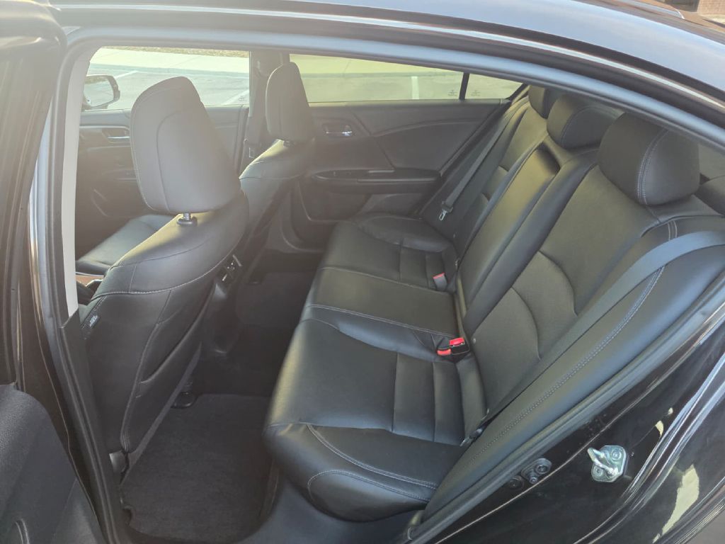 Photo 13 of this HONDA ACCORD
