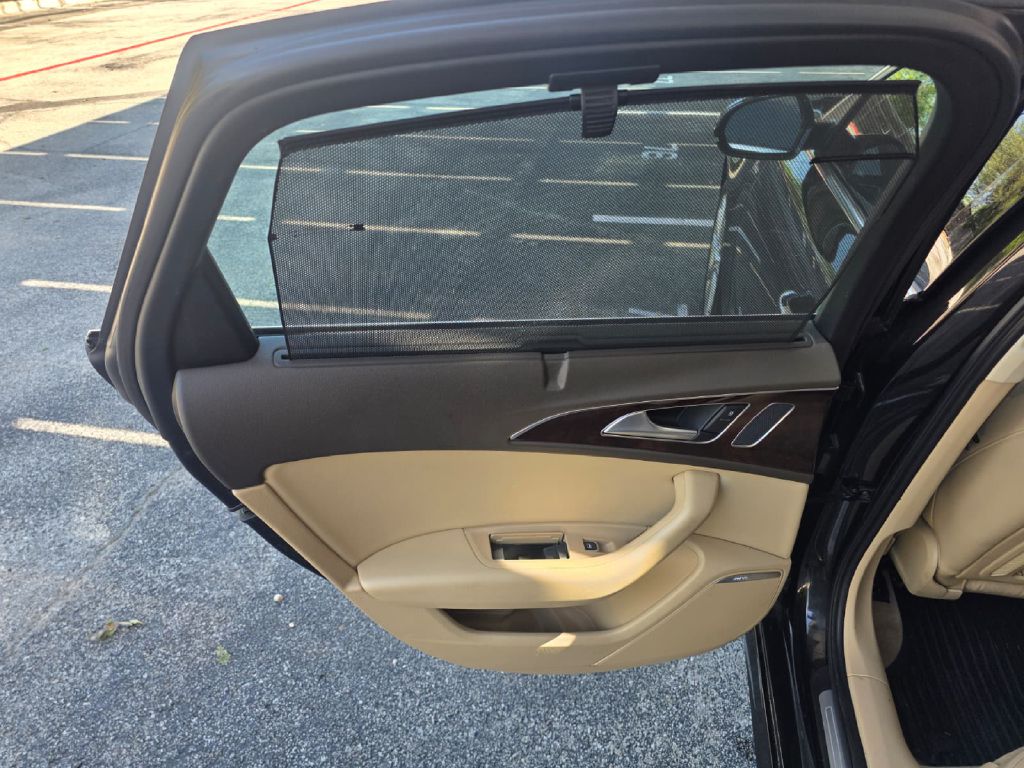 Photo 12 of this AUDI A6