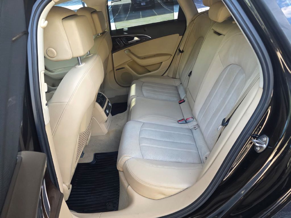 Photo 13 of this AUDI A6