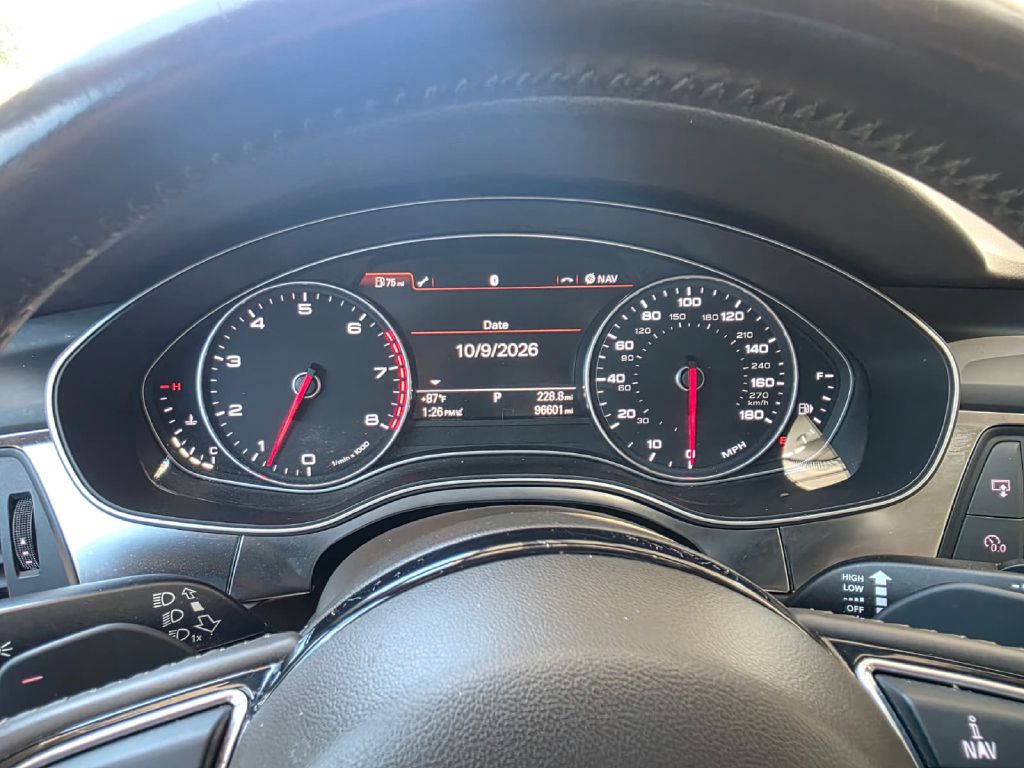 Photo 15 of this AUDI A6