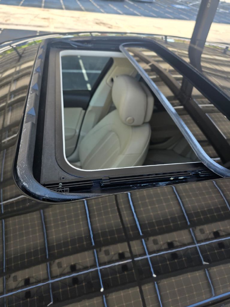 Photo 18 of this AUDI A6