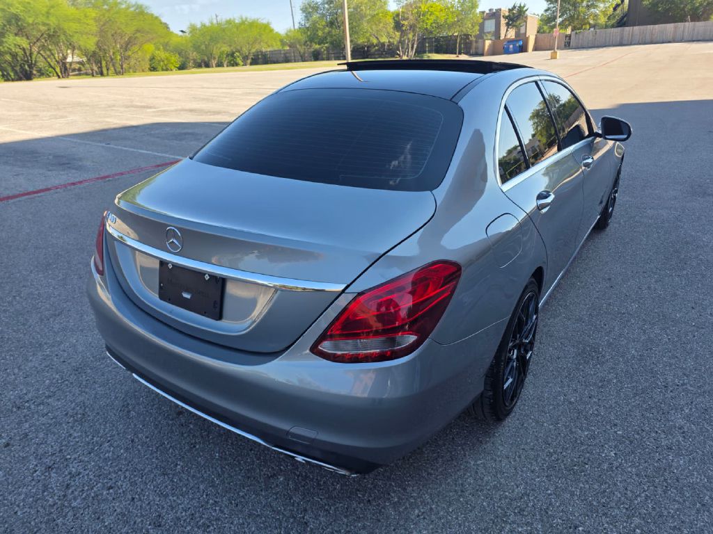 Photo 7 of this MERCEDES-BENZ C-CLASS
