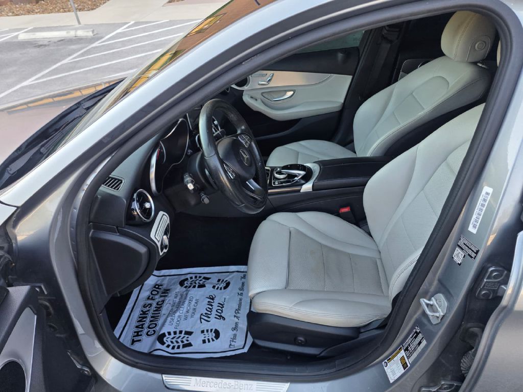 Photo 11 of this MERCEDES-BENZ C-CLASS