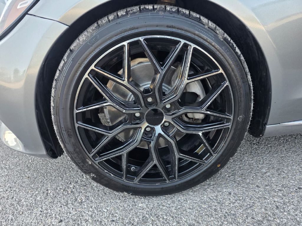 Photo 20 of this MERCEDES-BENZ C-CLASS