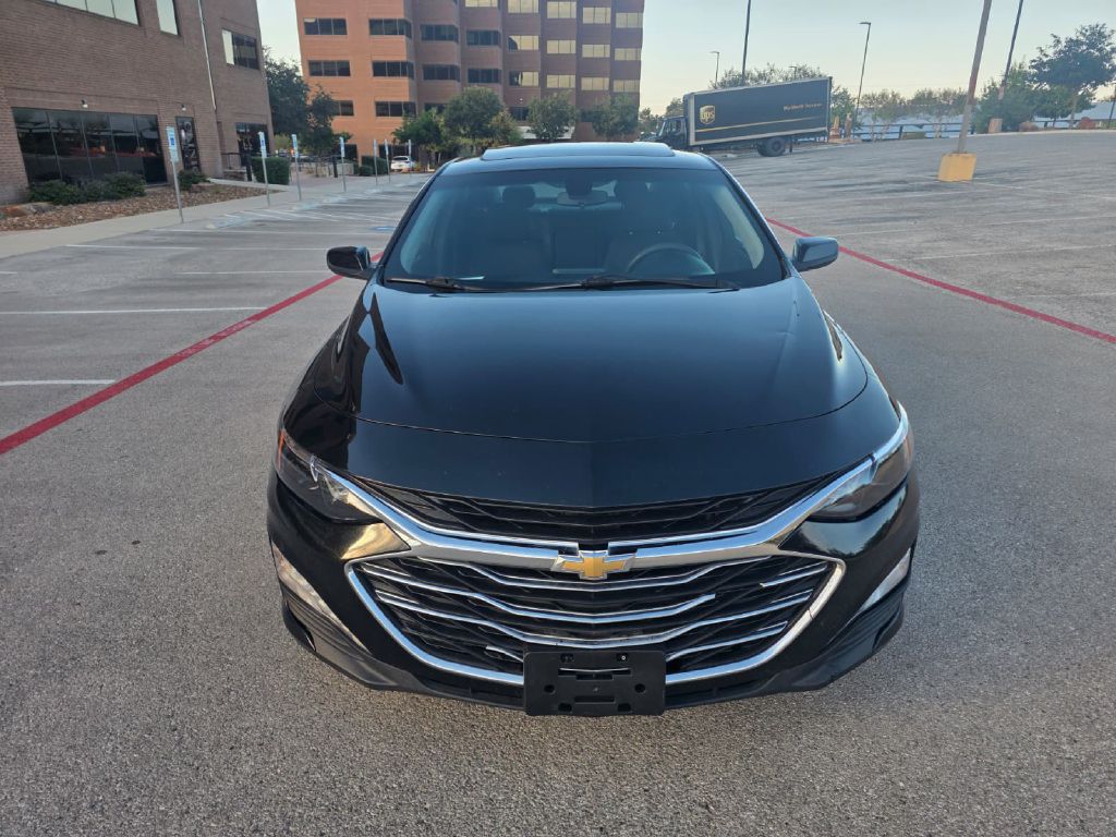 Photo 2 of this CHEVROLET MALIBU