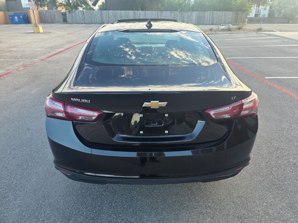 Photo 5 of this CHEVROLET MALIBU