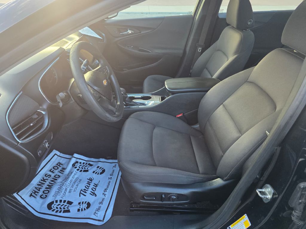 Photo 11 of this CHEVROLET MALIBU
