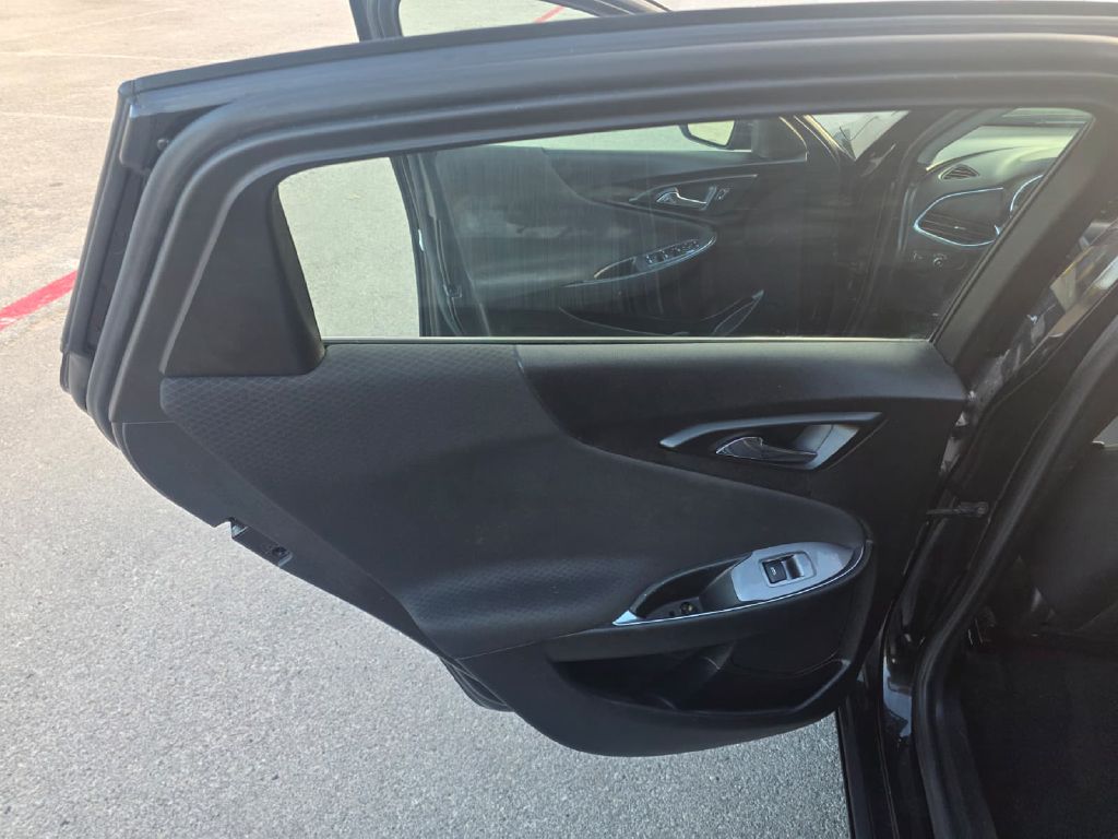 Photo 12 of this CHEVROLET MALIBU