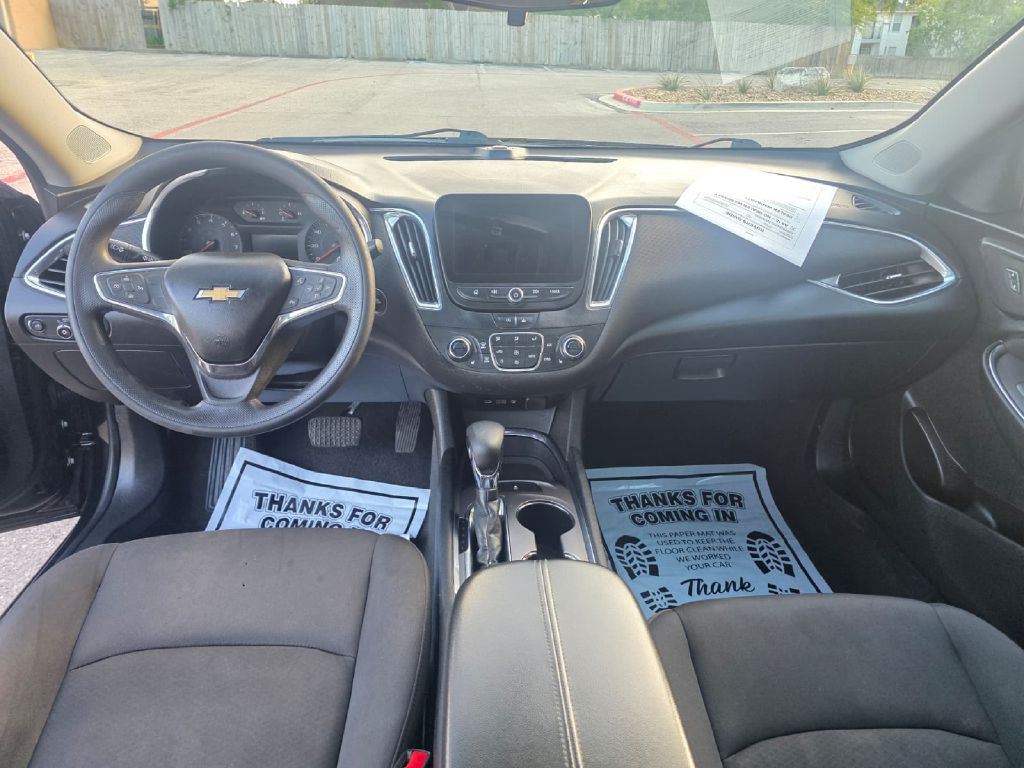 Photo 14 of this CHEVROLET MALIBU
