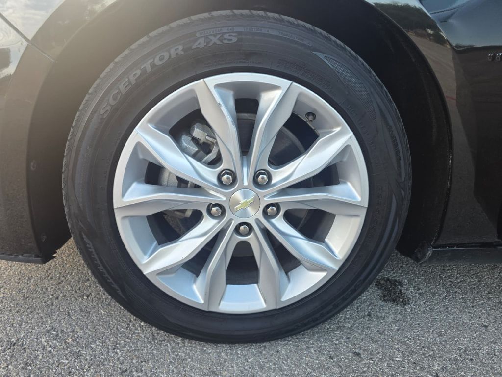 Photo 20 of this CHEVROLET MALIBU