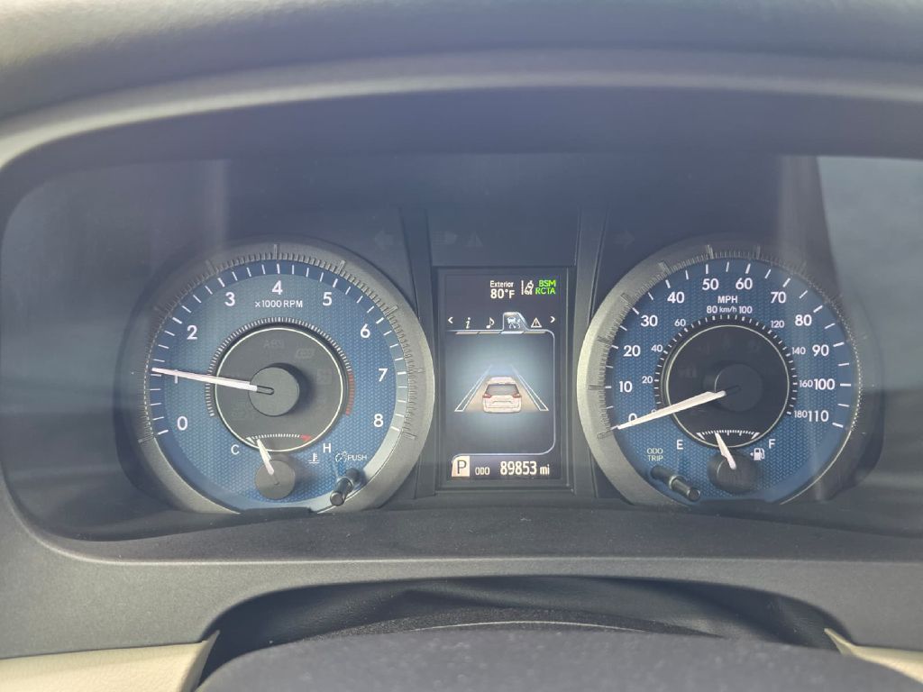 Photo 17 of this TOYOTA SIENNA