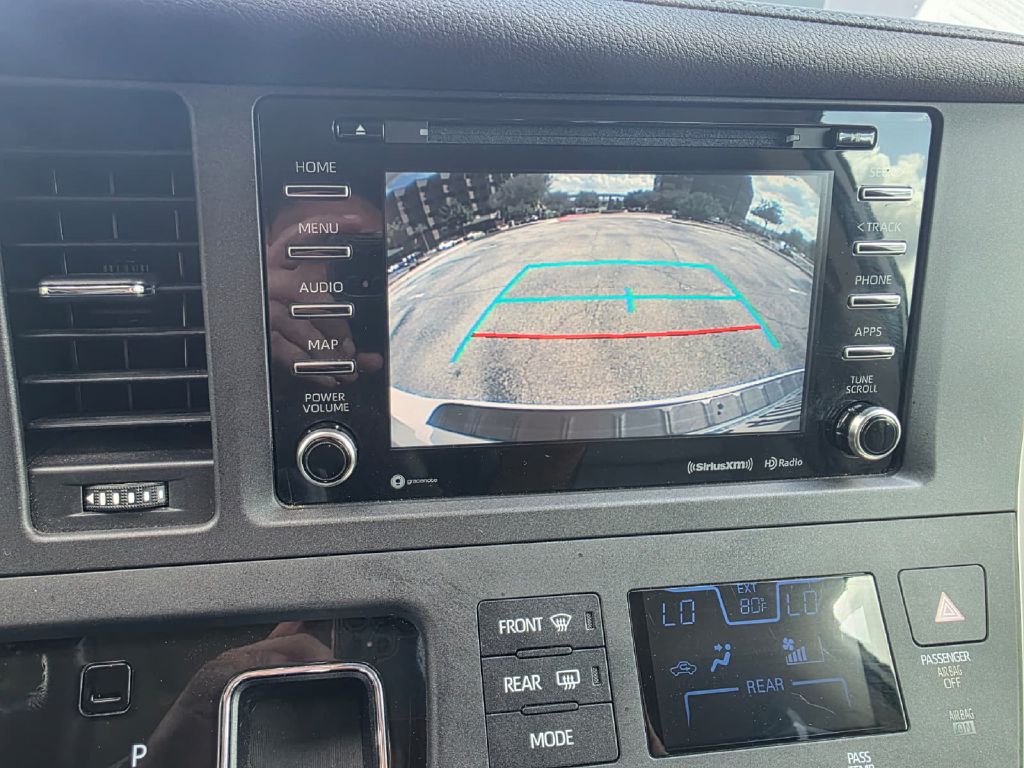 Photo 18 of this TOYOTA SIENNA