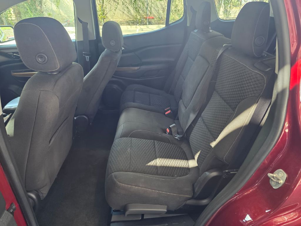 Photo 13 of this GMC ACADIA
