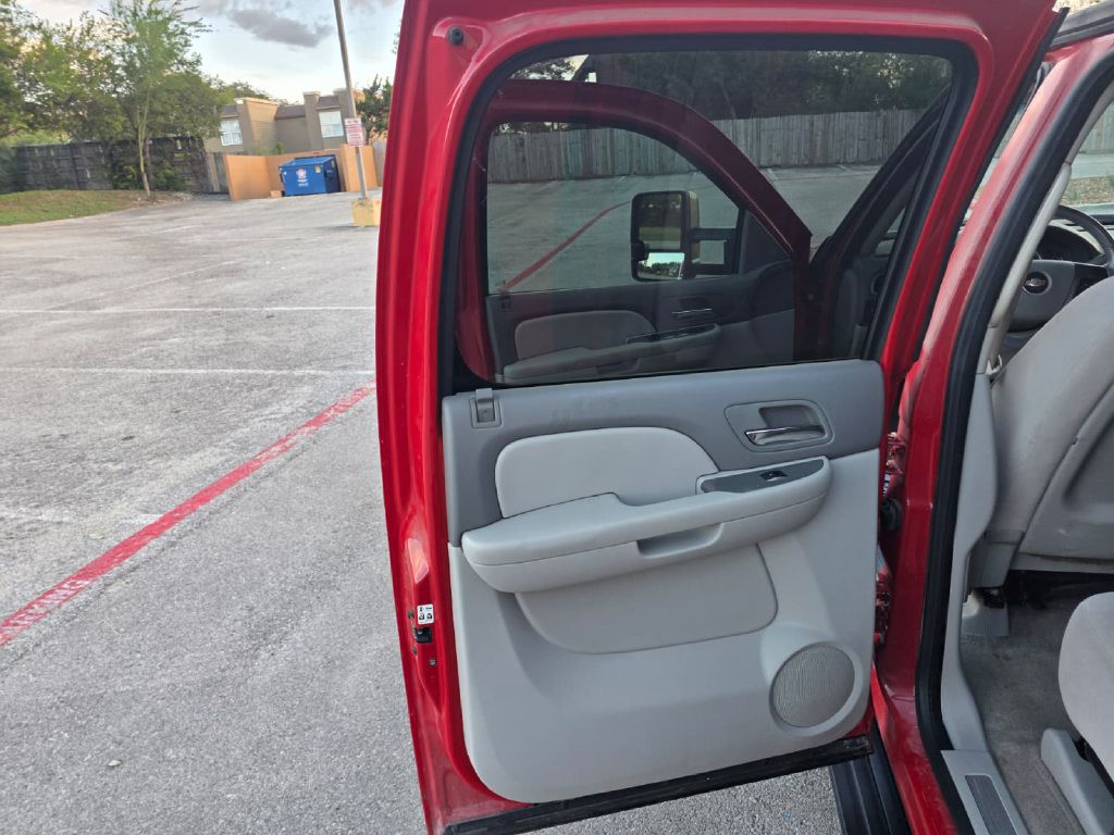 Photo 13 of this CHEVROLET AVALANCHE