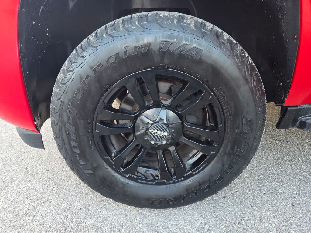 Photo 18 of this CHEVROLET AVALANCHE