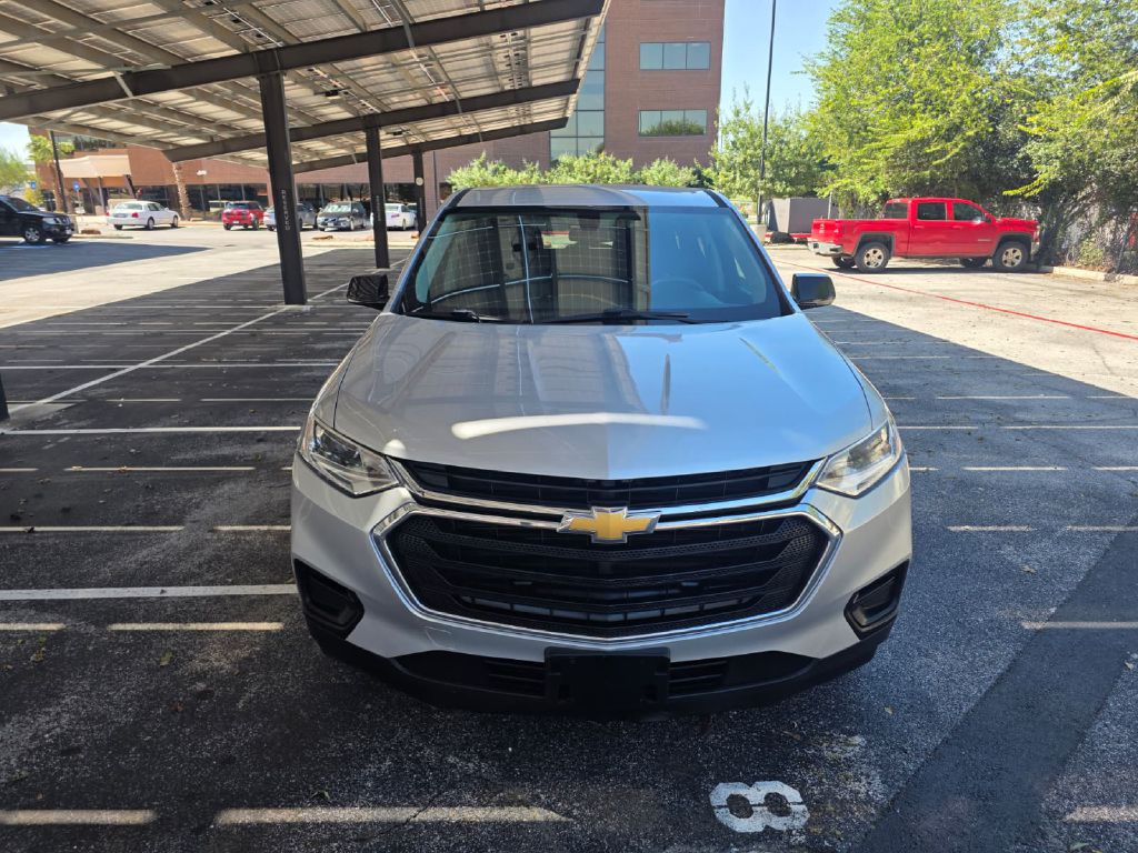 Photo 2 of this CHEVROLET TRAVERSE