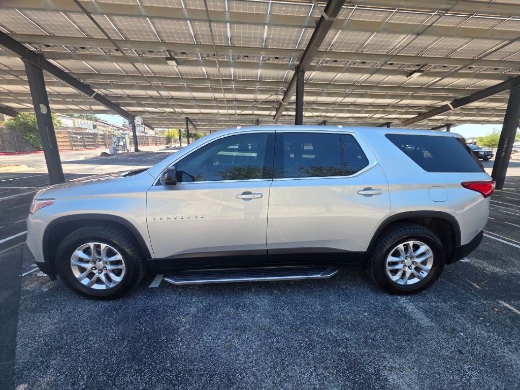Photo 3 of this CHEVROLET TRAVERSE