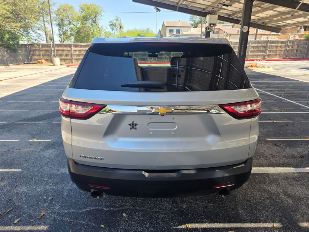 Photo 5 of this CHEVROLET TRAVERSE