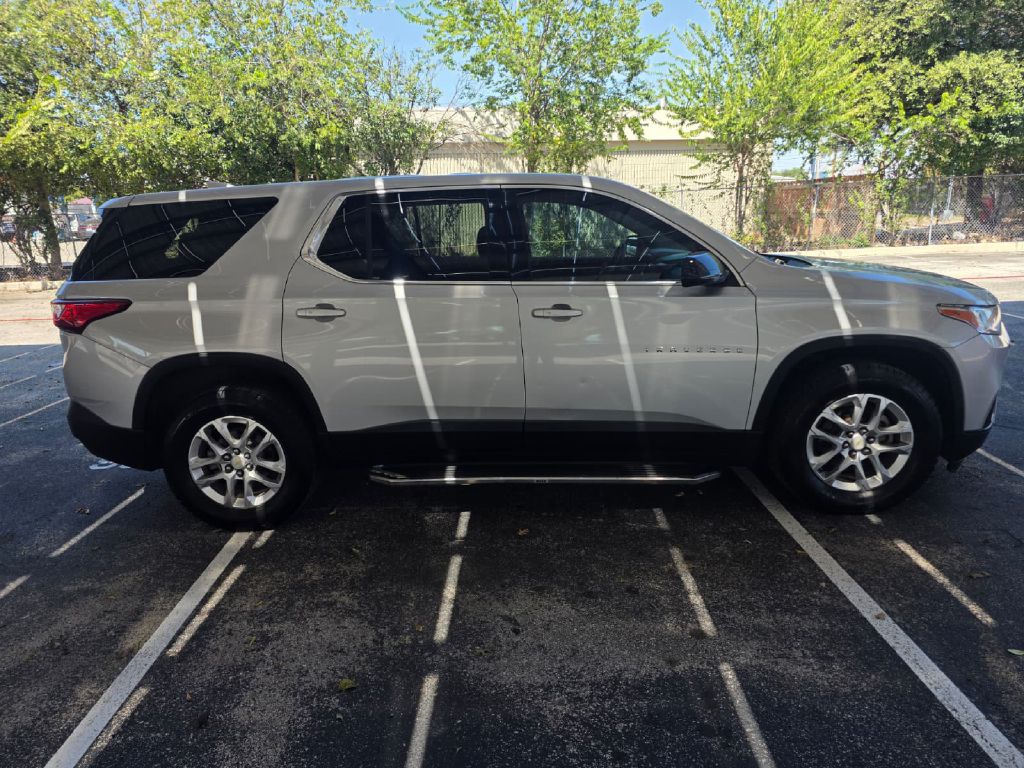 Photo 8 of this CHEVROLET TRAVERSE