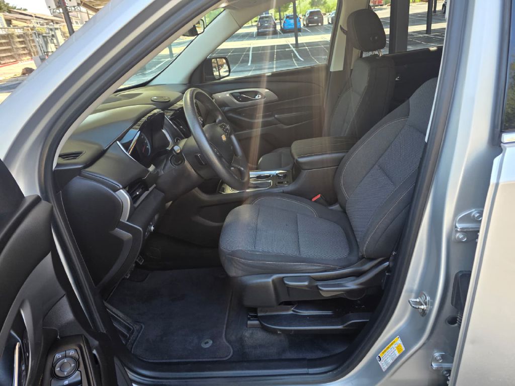 Photo 11 of this CHEVROLET TRAVERSE