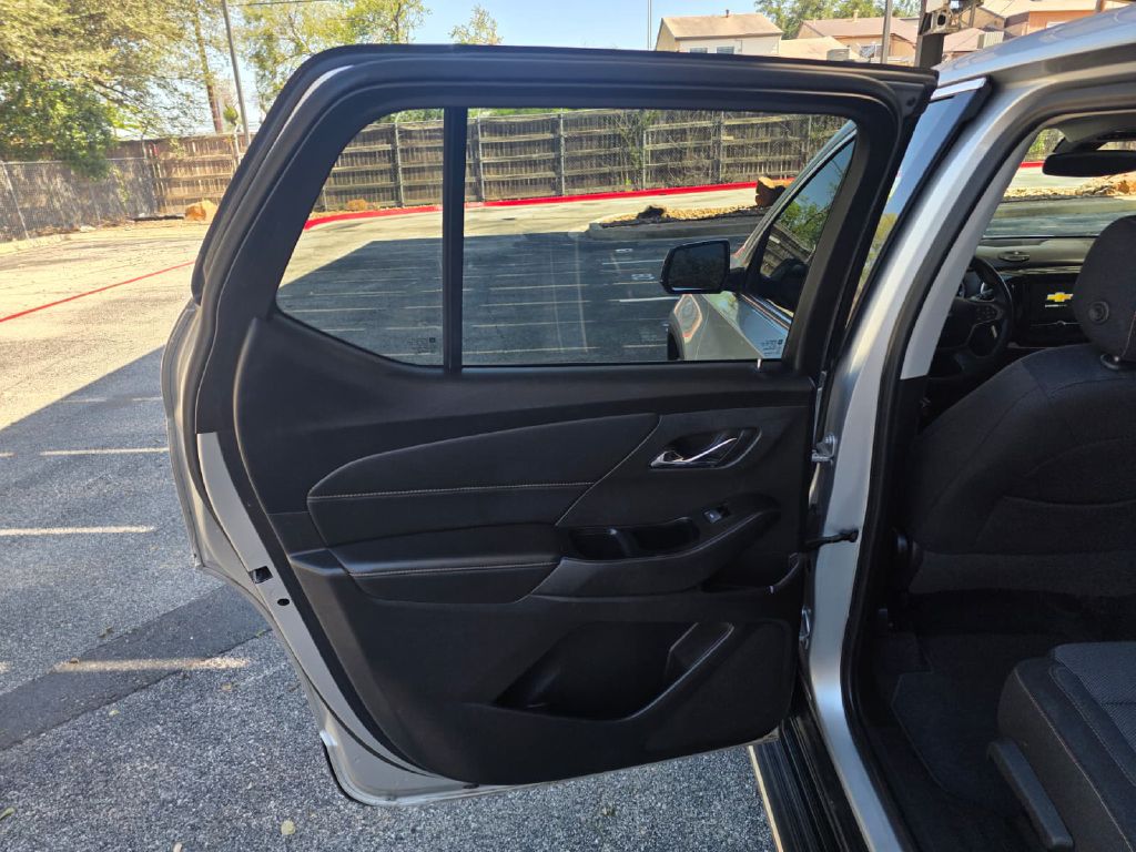 Photo 12 of this CHEVROLET TRAVERSE