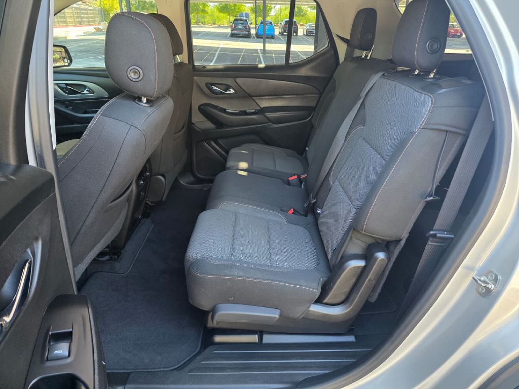 Photo 13 of this CHEVROLET TRAVERSE