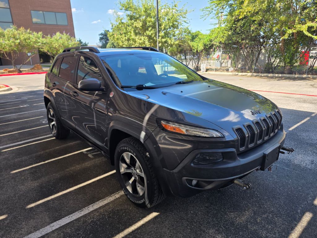 Photo 9 of this JEEP CHEROKEE