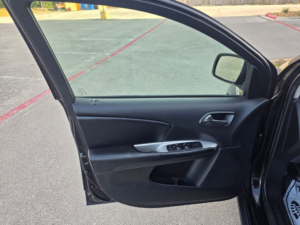 Photo 10 of this DODGE JOURNEY