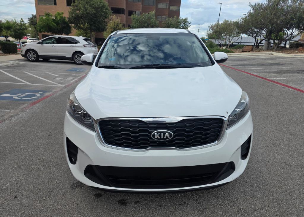 Photo 2 of this KIA SORENTO