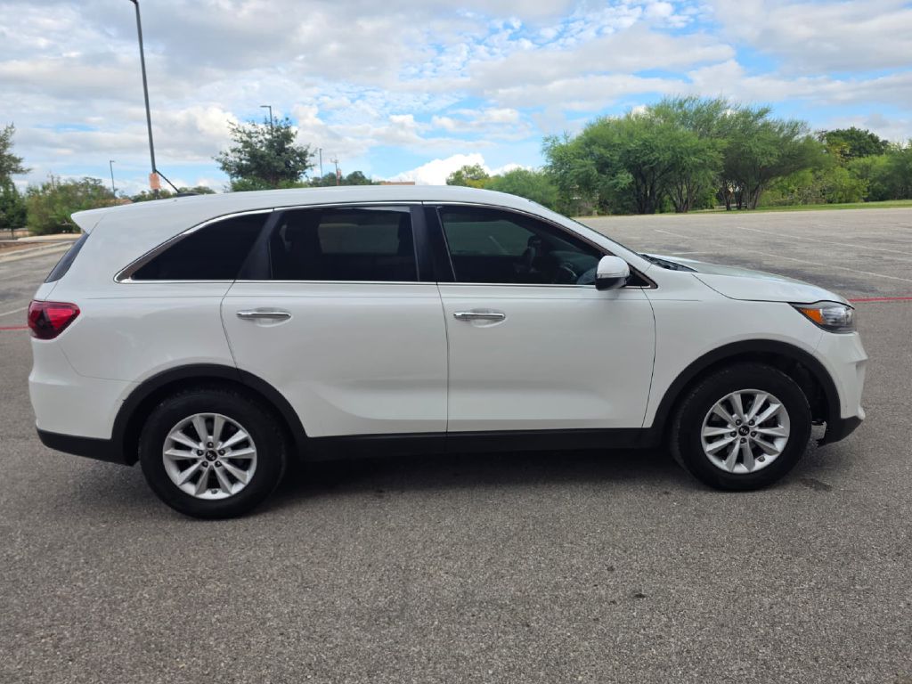 Photo 8 of this KIA SORENTO