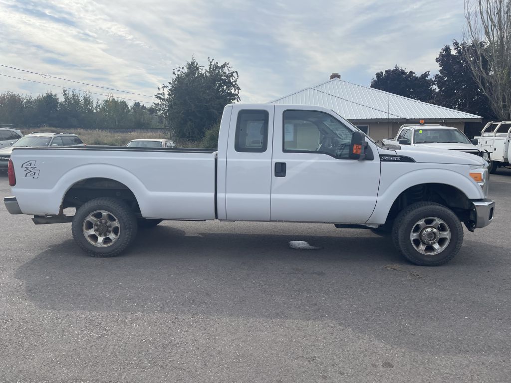 Photo 2 of this FORD F250