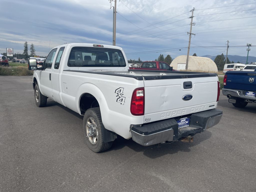 Photo 4 of this FORD F250