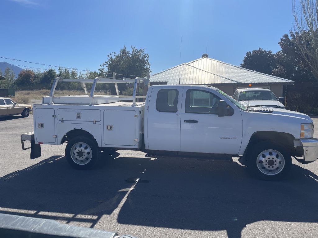 Photo 2 of this CHEVROLET SILVERADO 3500