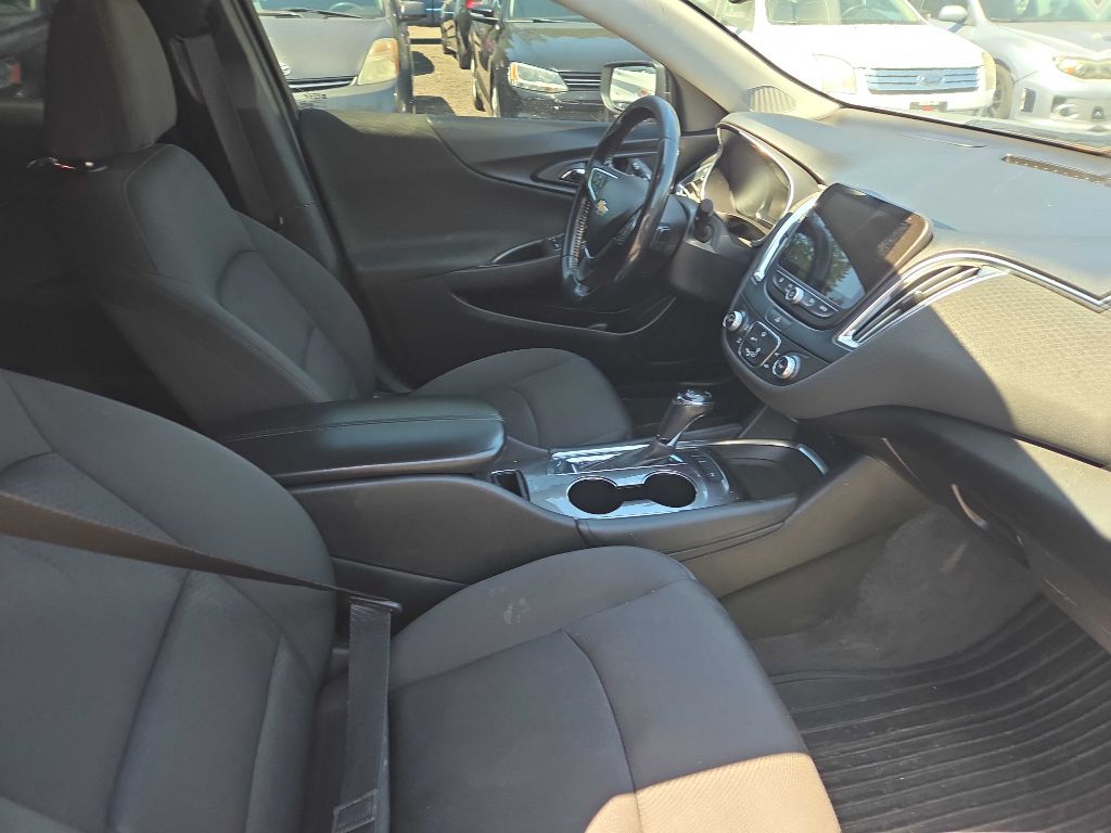 Photo 11 of this CHEVROLET MALIBU