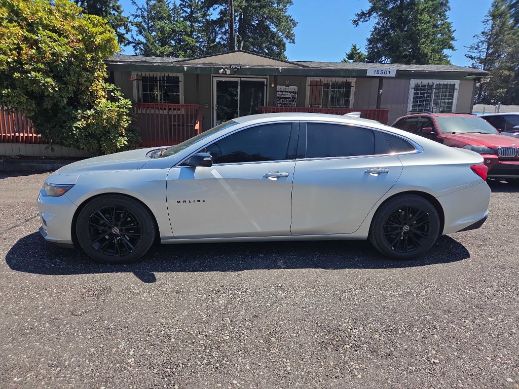 Photo 5 of this CHEVROLET MALIBU