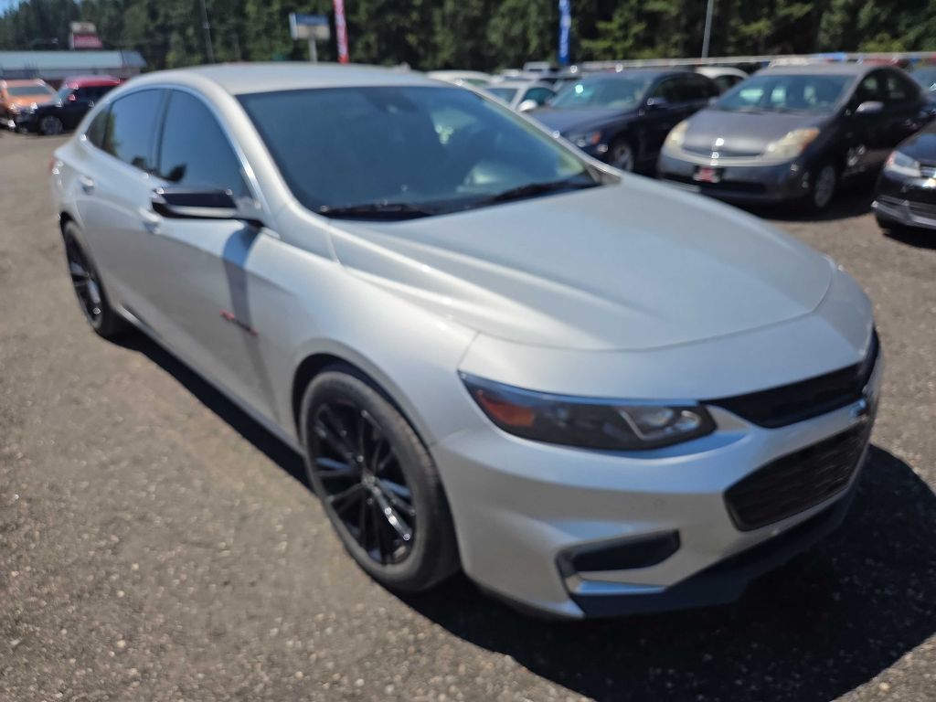 Photo 2 of this CHEVROLET MALIBU