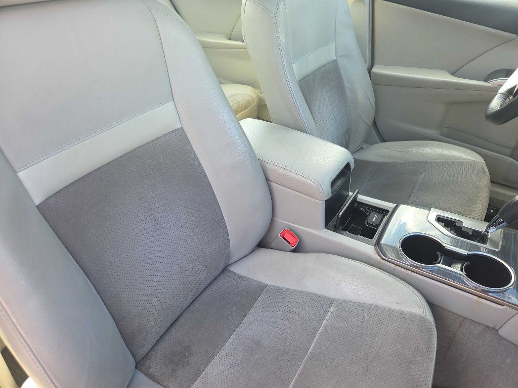 Photo 10 of this TOYOTA CAMRY